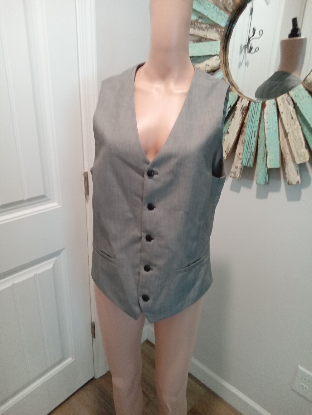 JF J. Ferrar Men's Size M Tailored Suit Vest Classic Gray Pattern Deep V-Neck - Picture 2 of 11